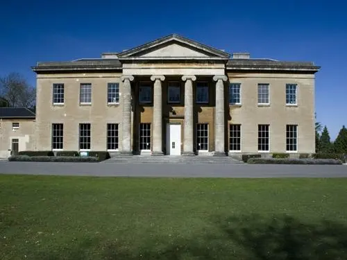 Leigh Court